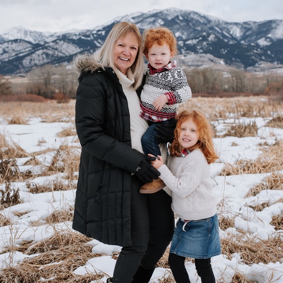 Meet your Posher, Cheryl - Picture 2 of 2